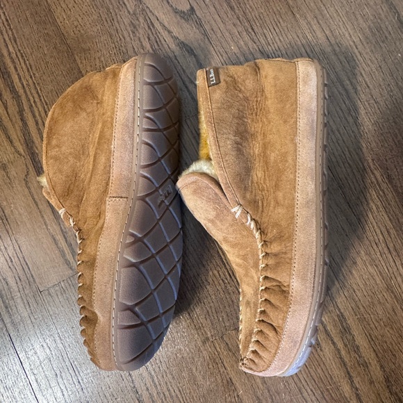 Men\'s Tan Almost New Slippers main image 5